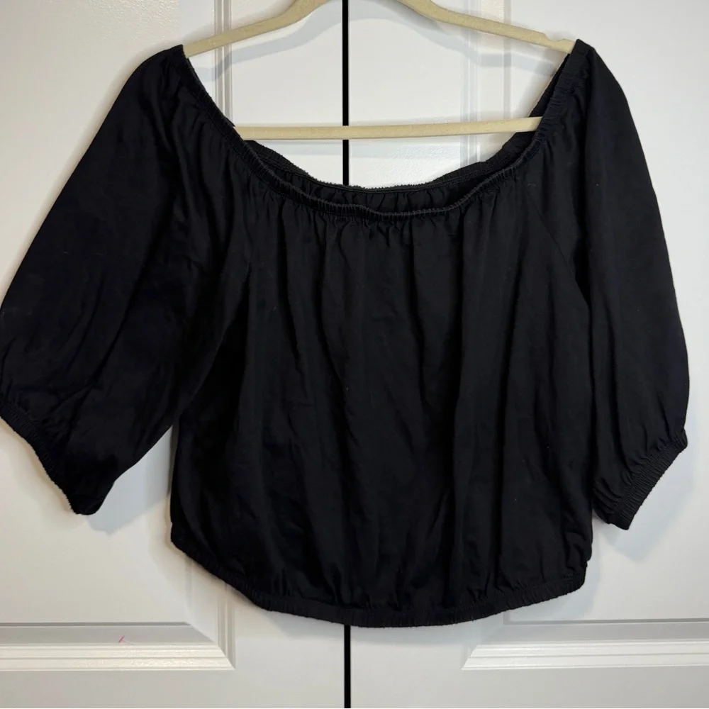 Old Navy Black Off-the-Shoulder Peasant Blouse